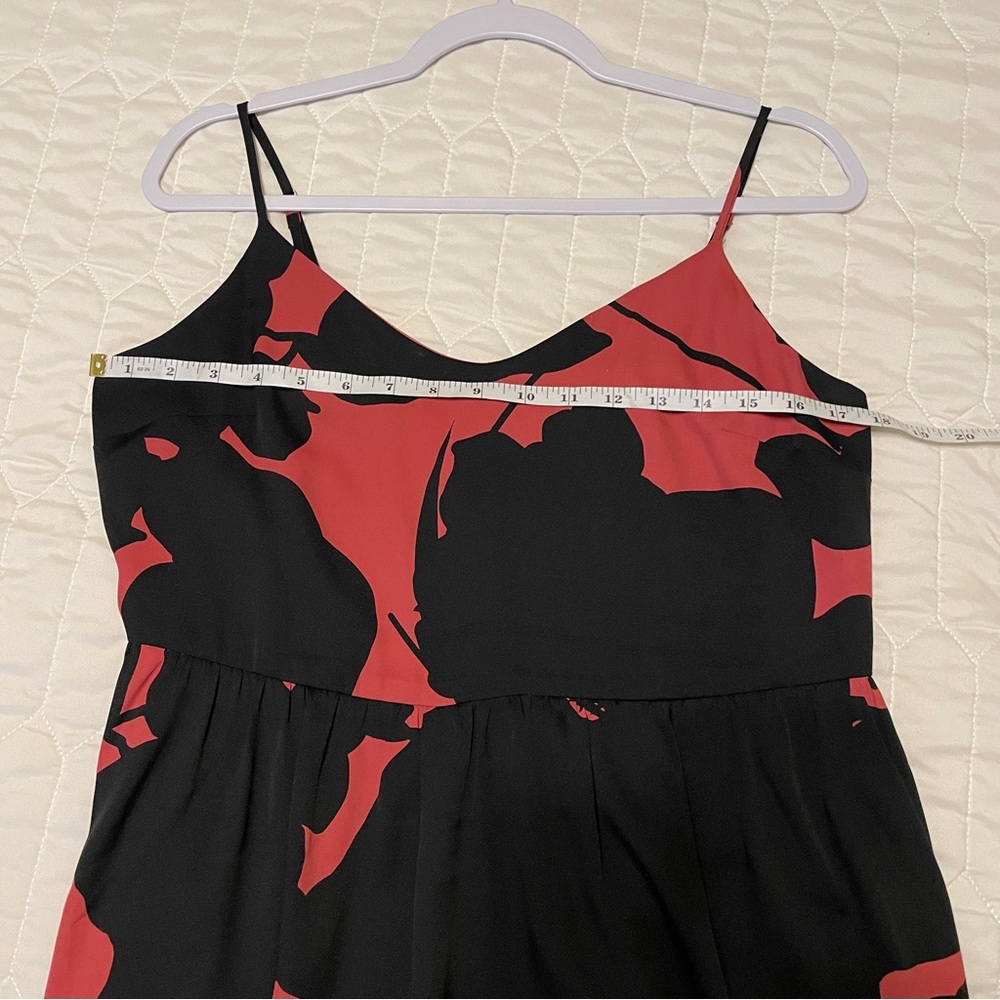 LOFT Spaghetti Strap Sundress Tea Length Black Red
Dress Size 8 - Picture 4 of 5